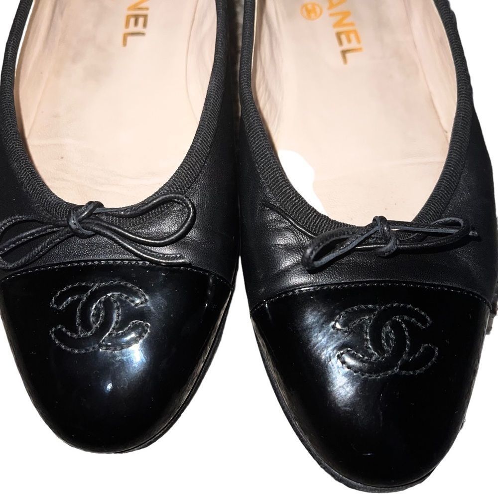 Chanel black leather ballerina flats. Size 38.5 Authentic. Nice. Gorgeous - Picture 4 of 10